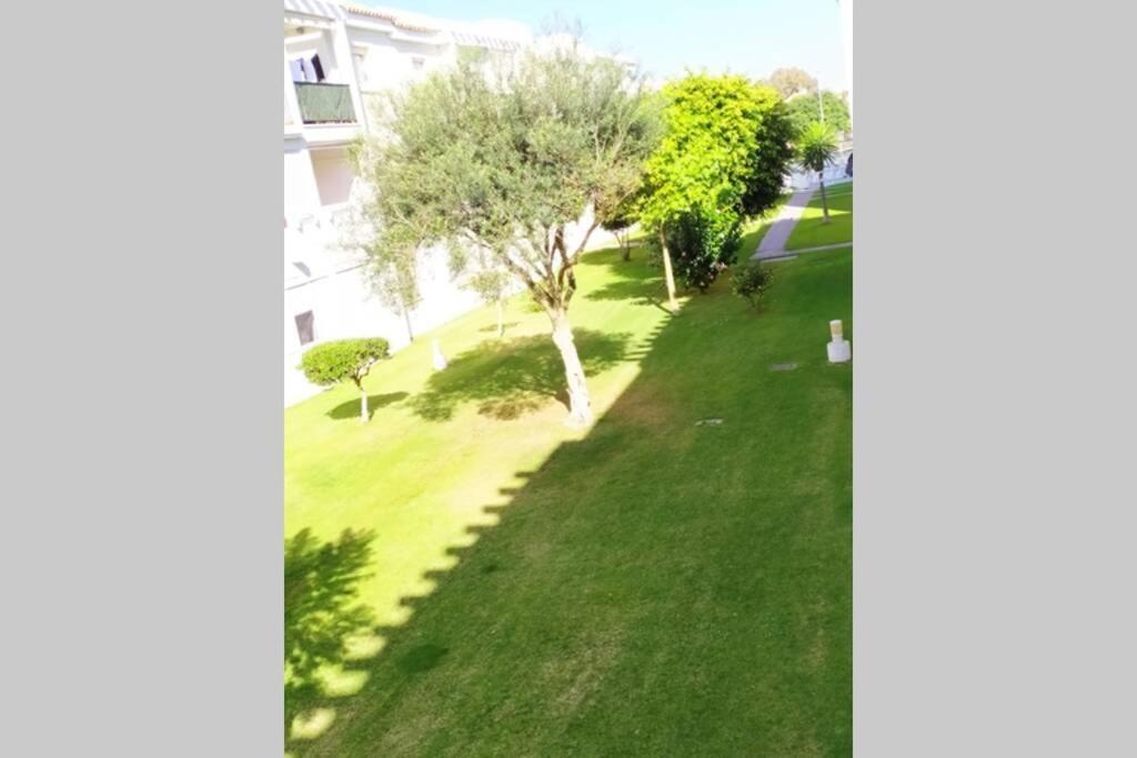 Acogedor Apartamento A 100 M. De Pinares Y Playa Rota Exterior photo
