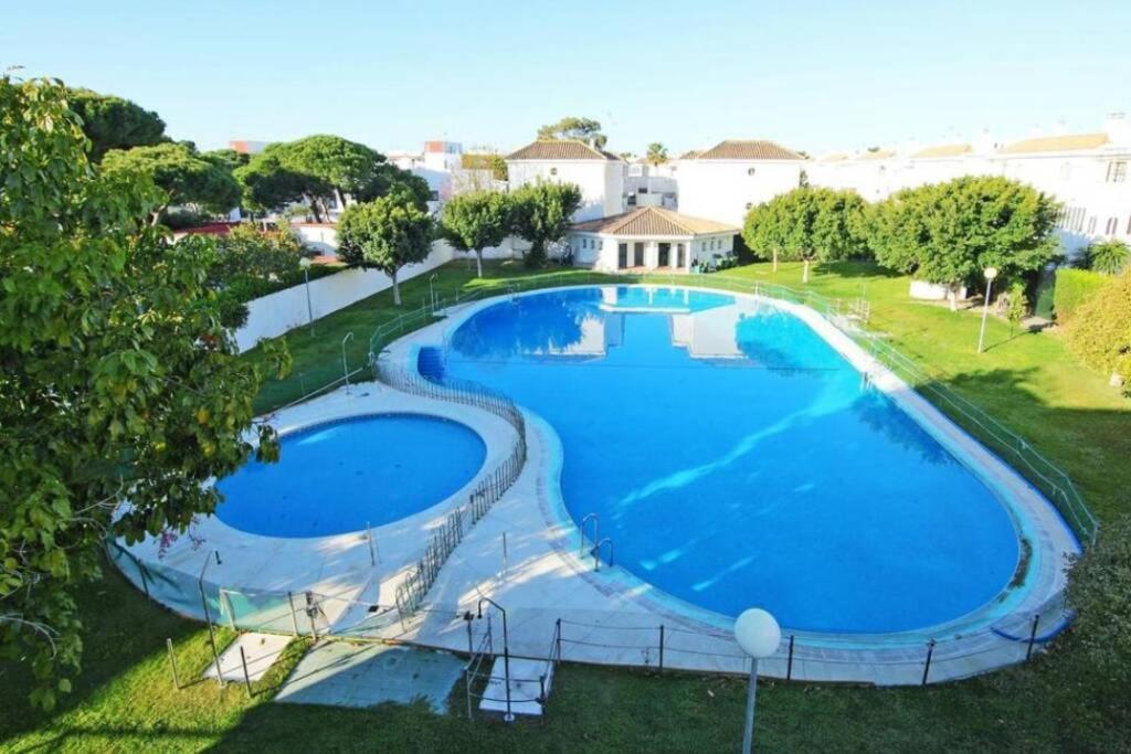 Acogedor Apartamento A 100 M. De Pinares Y Playa Rota Exterior photo